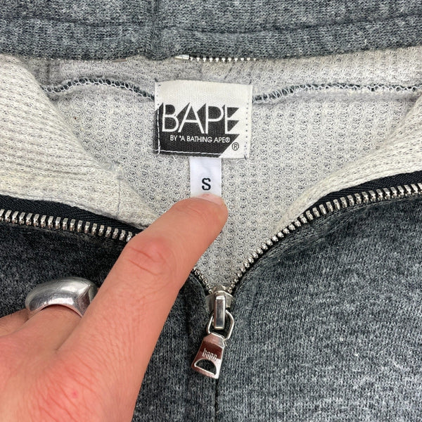 Bape zip up hoodie (S)