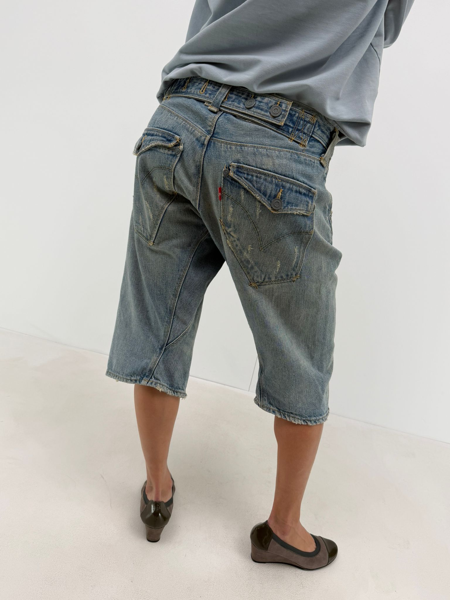 Levi's engineered jorts (S)