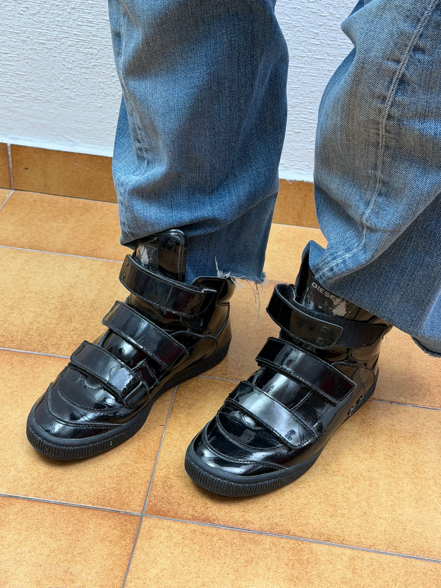 Diesel velcro sneakers (EU 39)