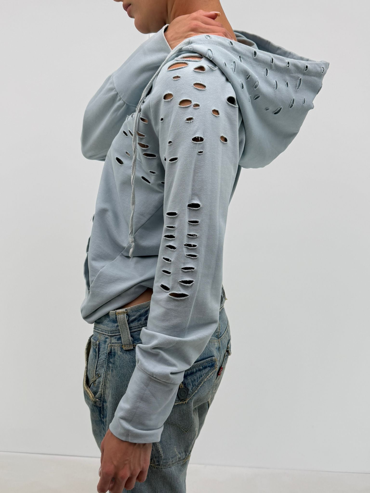 Distressed hoodie (M)