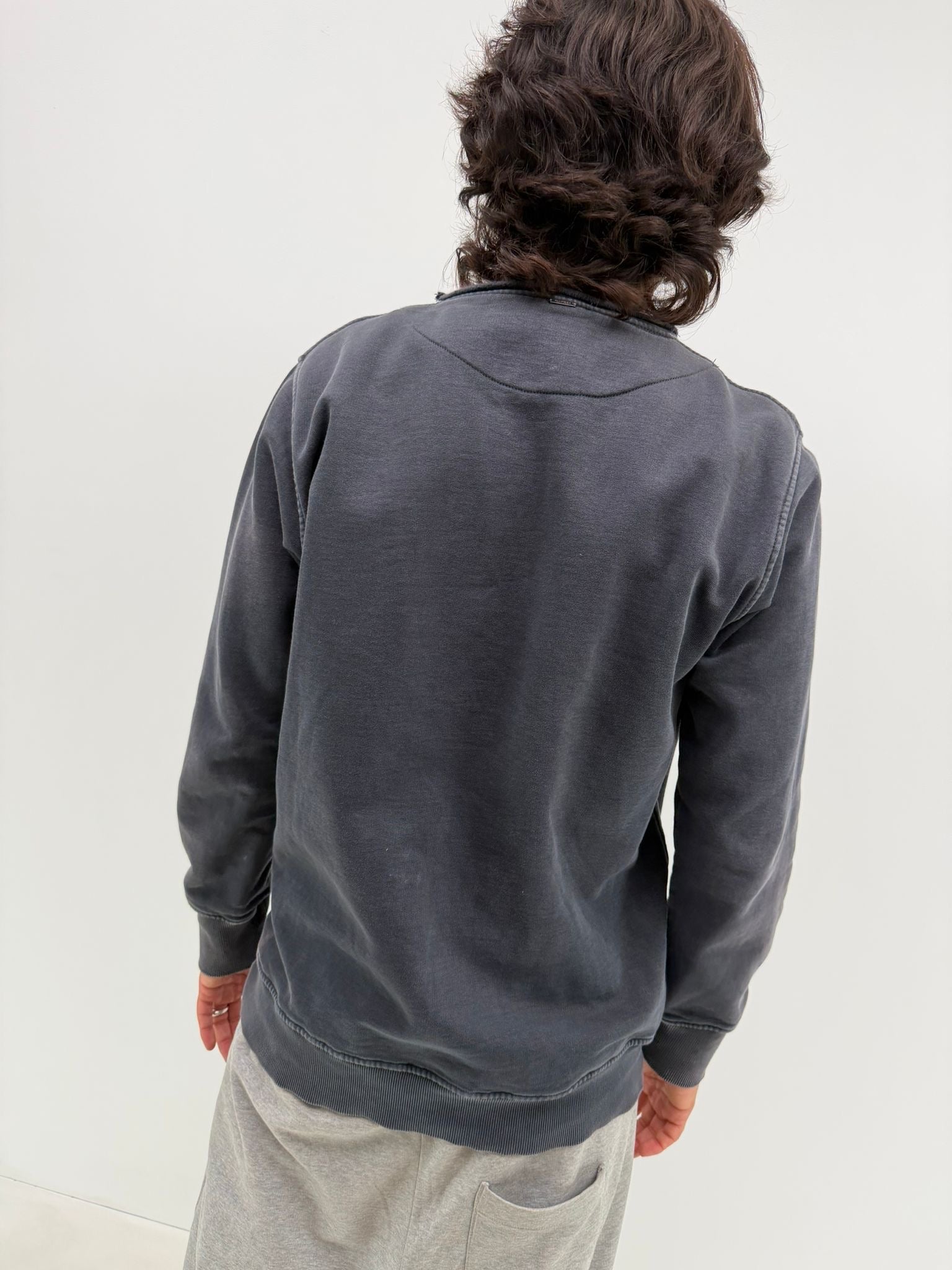 Asymmetric pocket sweatshirt (L)