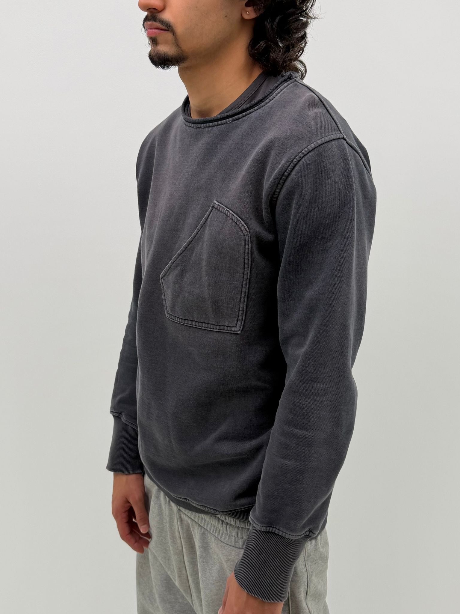 Asymmetric pocket sweatshirt (L)