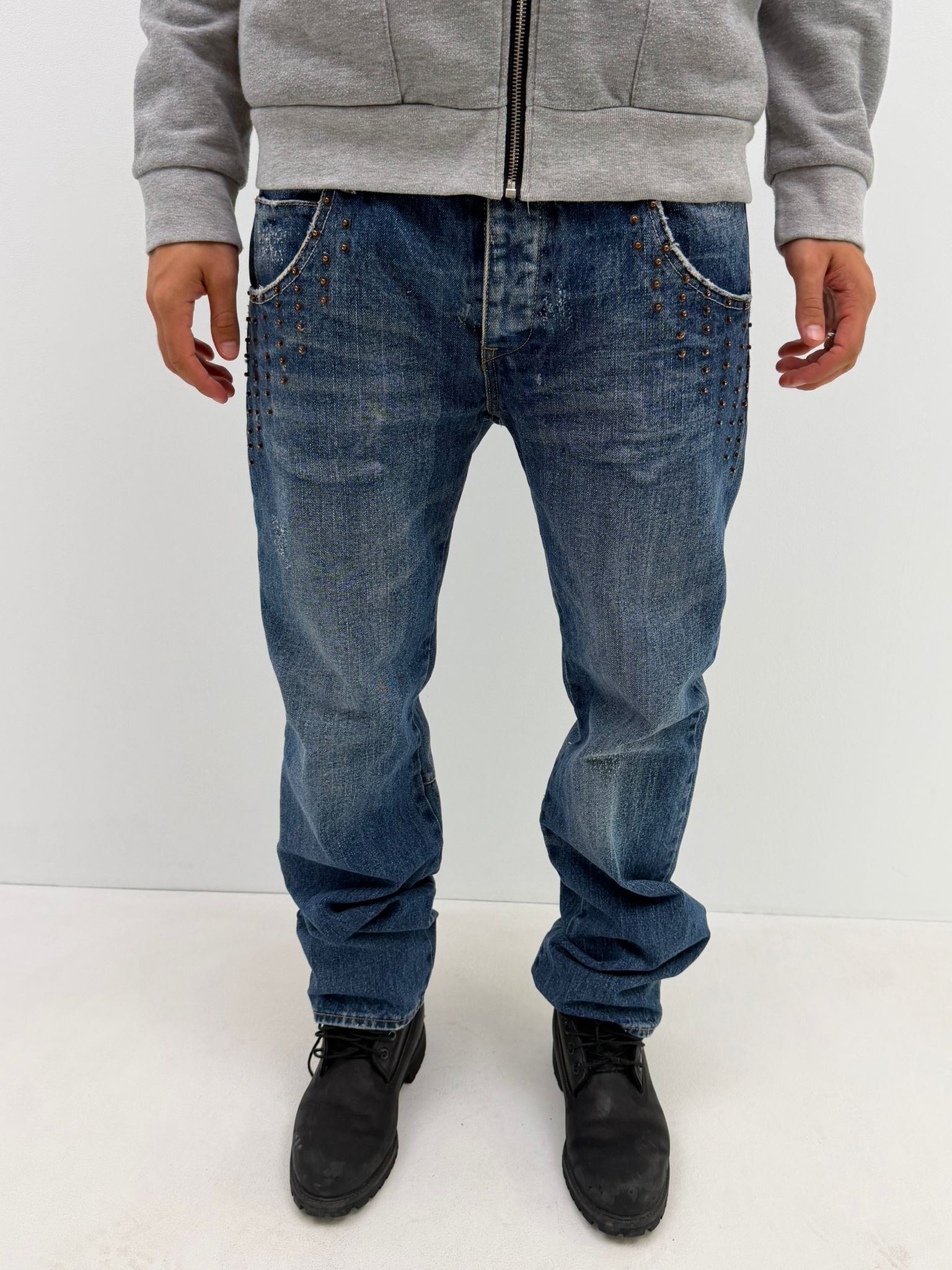Studded jeans (W32)