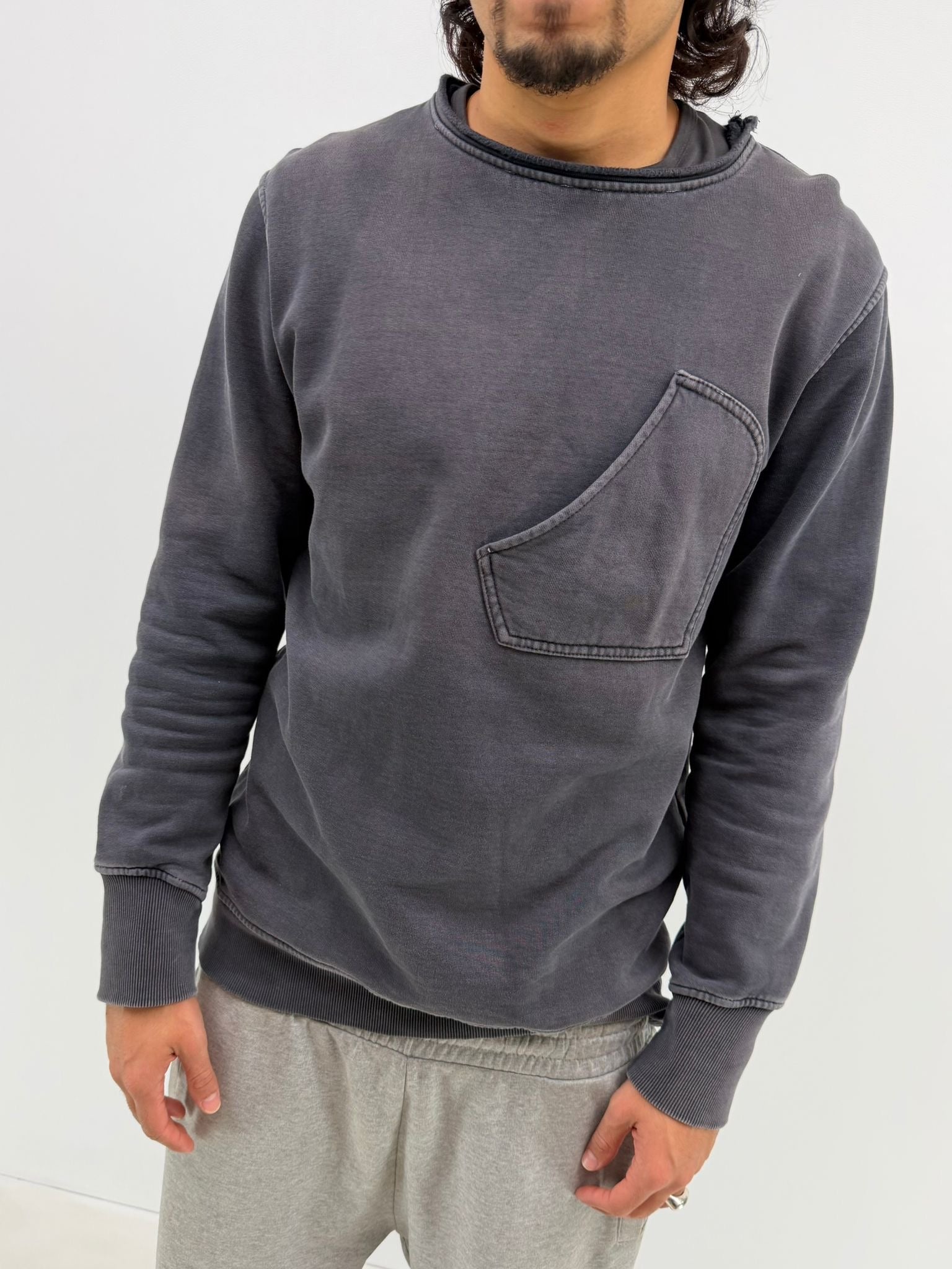 Asymmetric pocket sweatshirt (L)