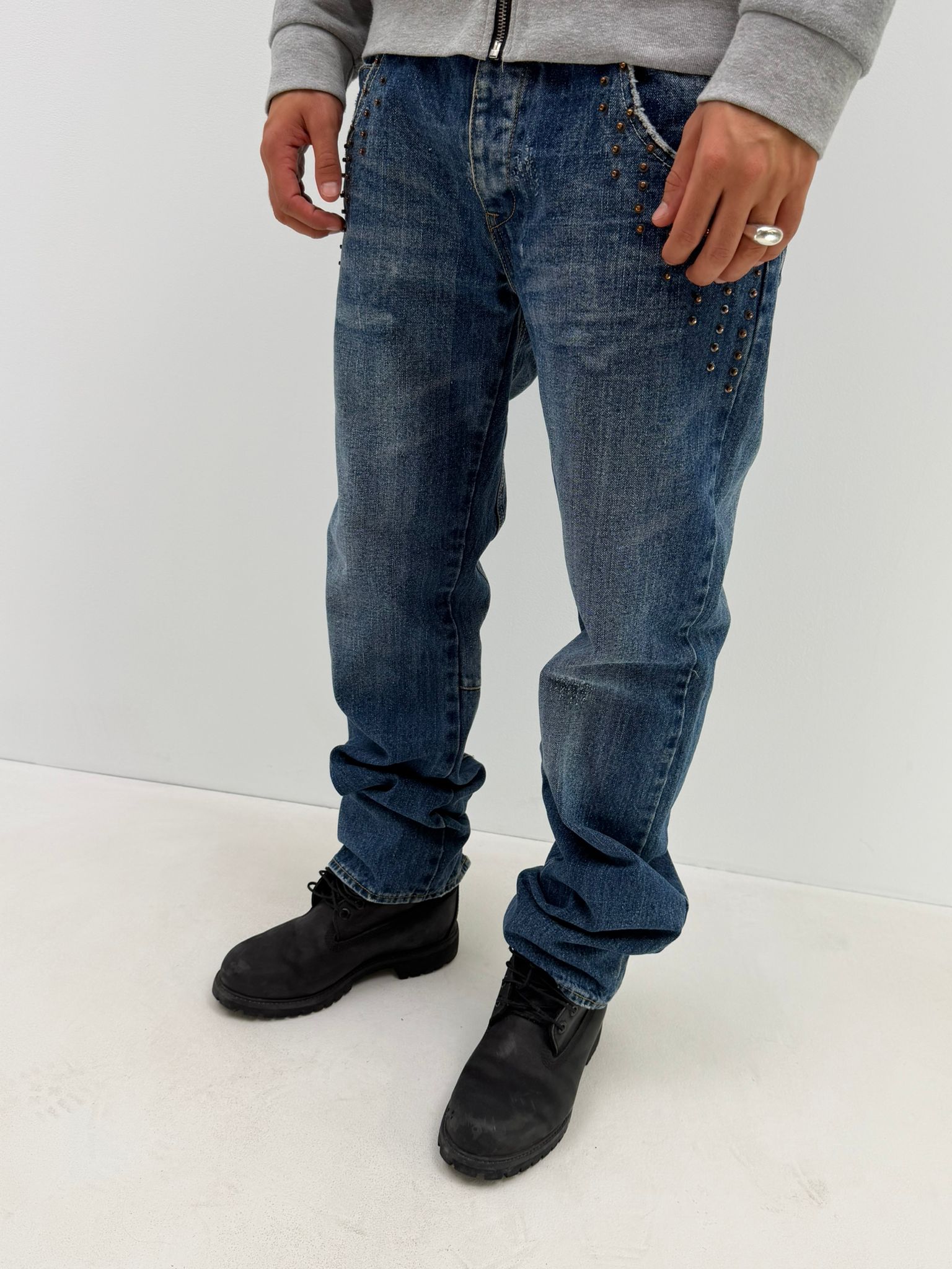 Studded jeans (W32)