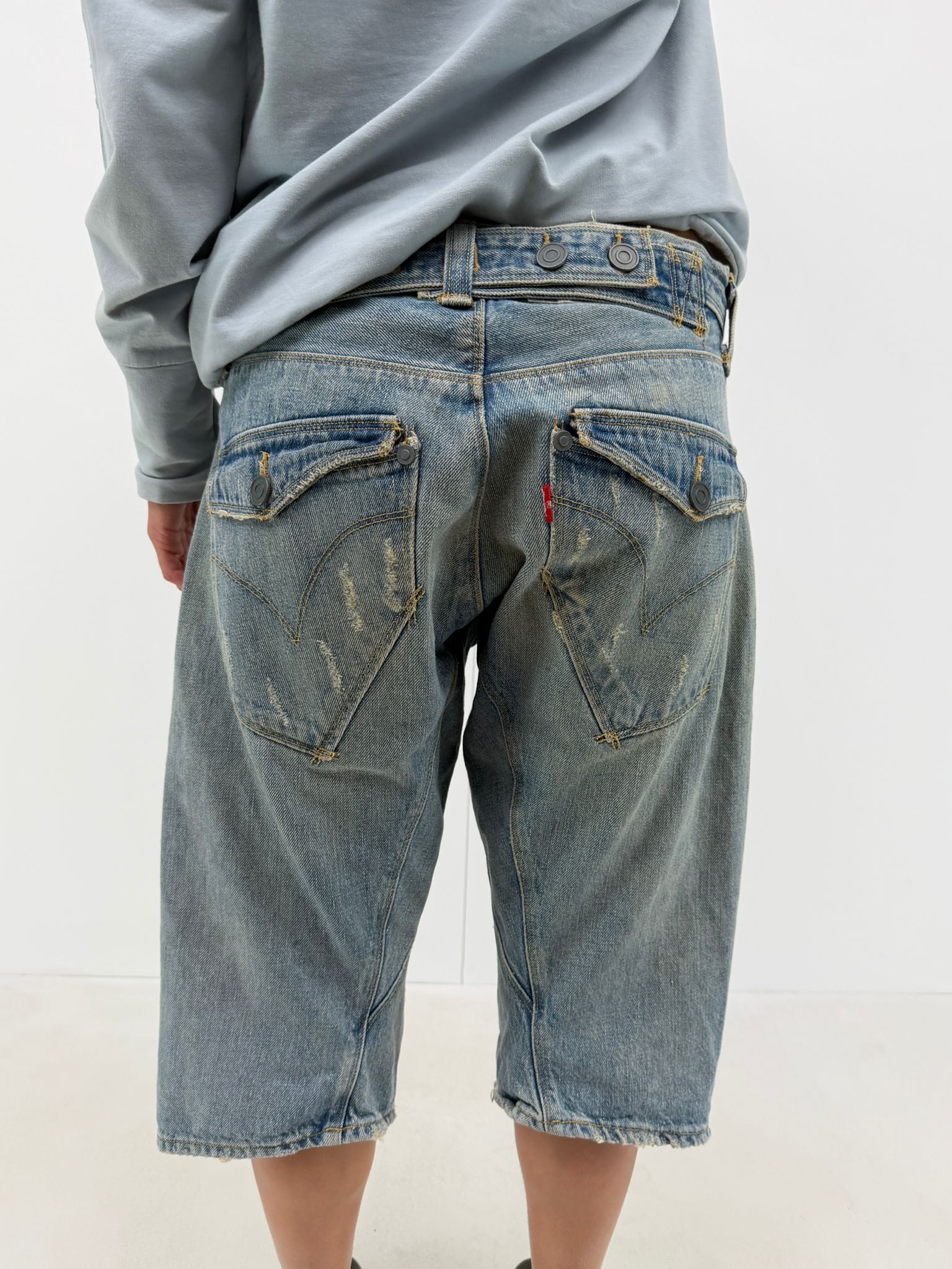 Levi's engineered jorts (S)