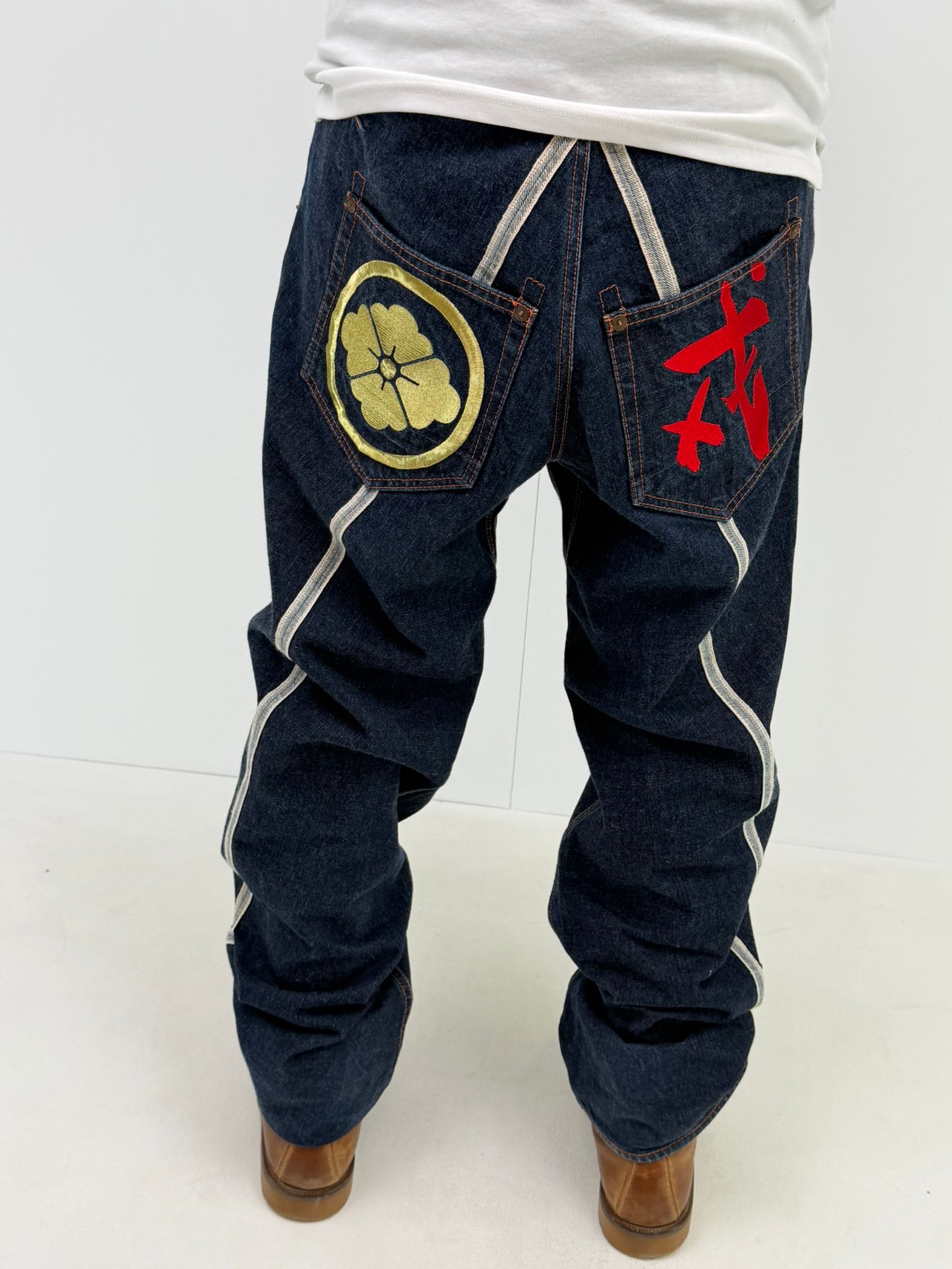 Evisu jeans (W36)