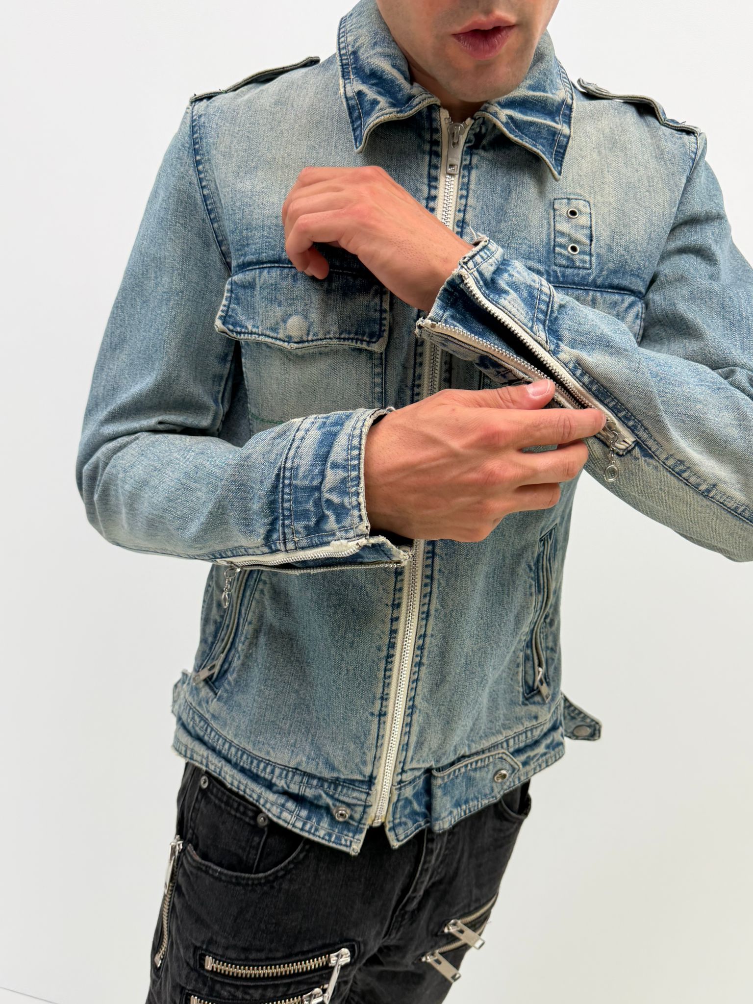 Avirex denim jacket (M)