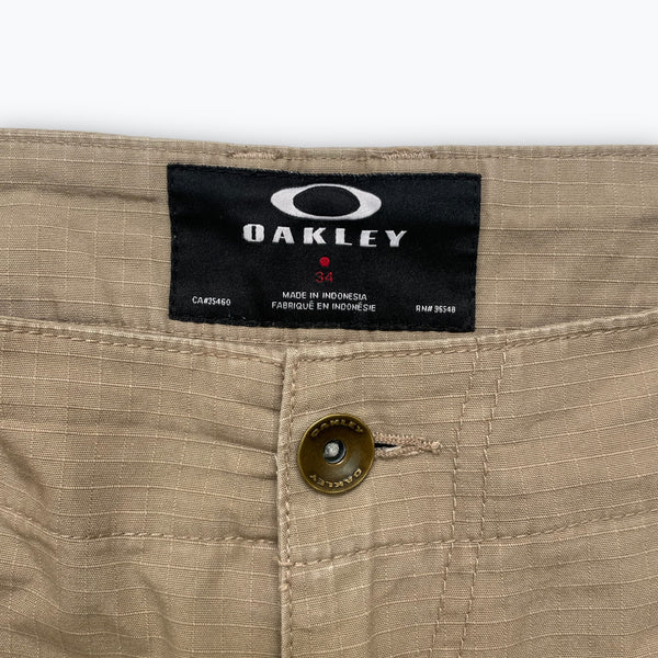 Oakley shorts (W37)